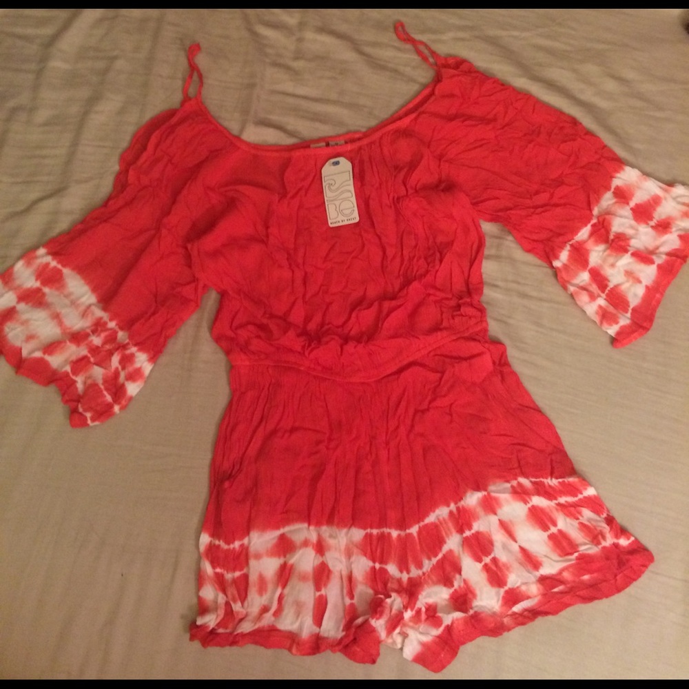 ⛱ NWT Coral Cold Shoulder Romper w Pockets! ⛱